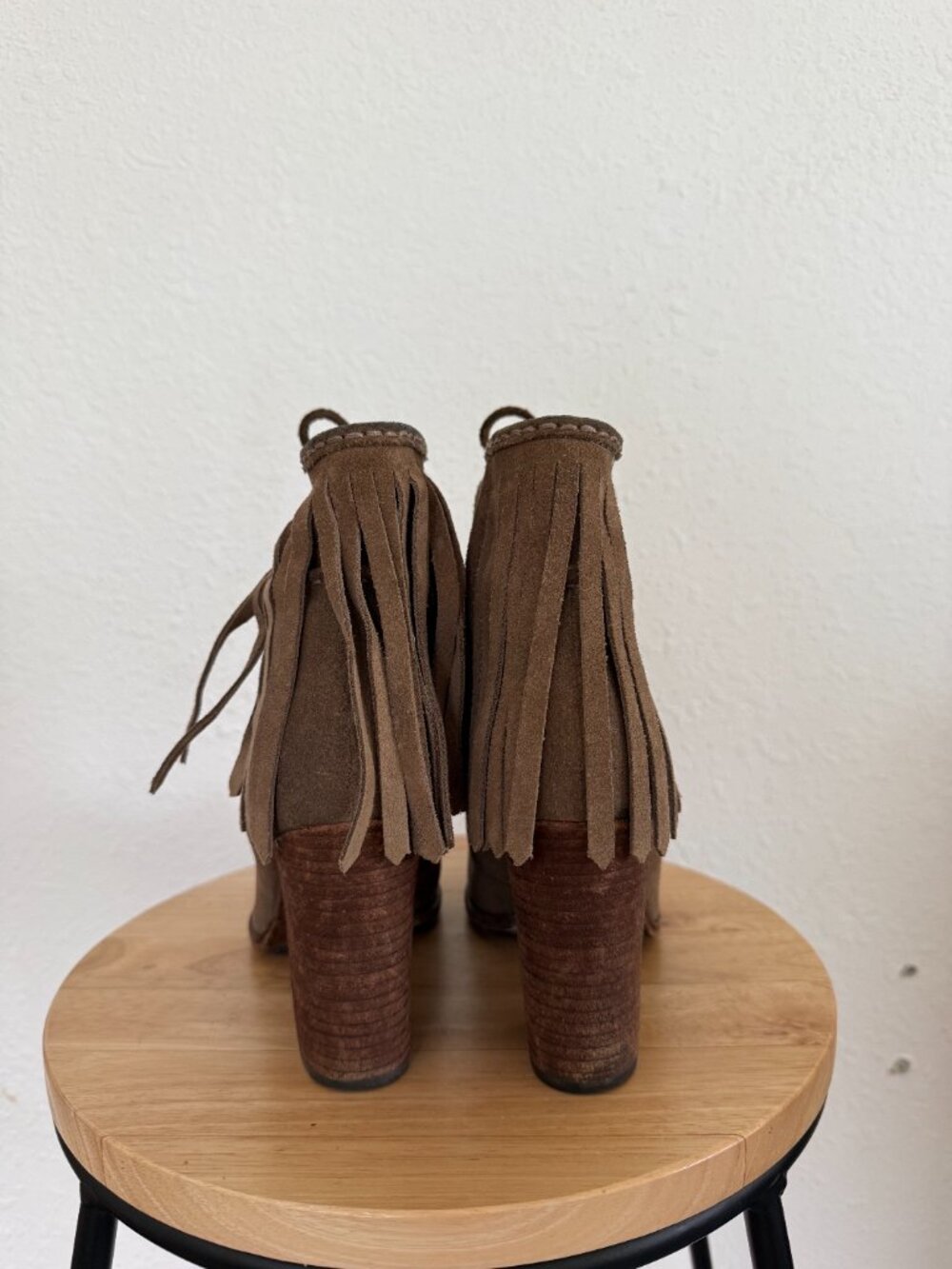 Frye Parker Fringe Ankle Suede Boots Wedge Gray Grey Lace Up Size 8 Distressed - Picture 4 of 8